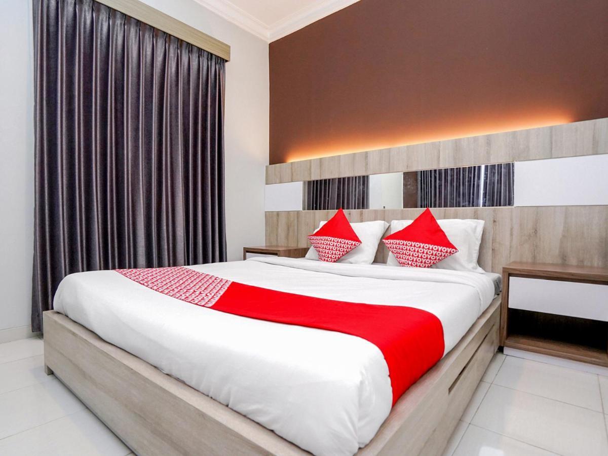 Oyo 747 Cipunegara Residence Surabaya Exterior photo
