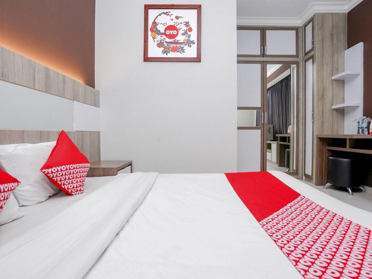 Oyo 747 Cipunegara Residence Surabaya Exterior photo